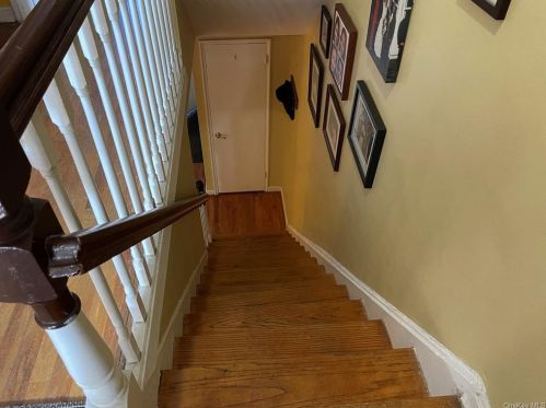 3871 Amundson Ave, Bronx NY  10466-5920 exterior