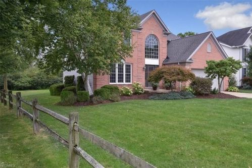 10199 Dayflower Dr, Twinsburg, OH 44087-3307