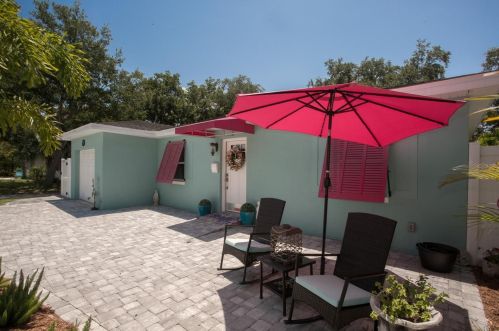 114 41st Ave, Saint Petersburg, FL 33703-5824