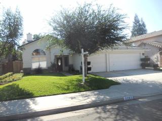 2283 Cole Ave, Fresno, CA 93720-3956