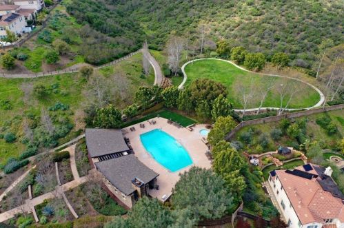 7031 Sitio Corazon, Carlsbad CA  92009-2038 exterior