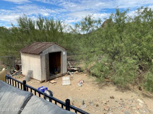 3811 Bilby Rd, Tucson AZ 85706-4506 exterior