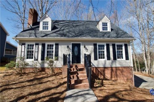2073 Heidelbury Dr, Winston Salem, NC 27106-9406