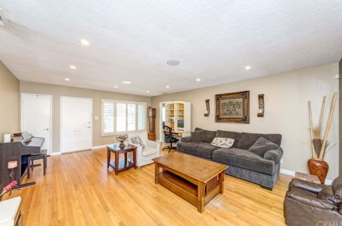 1740 Hickory Ave, Torrance CA 90503-7219 exterior