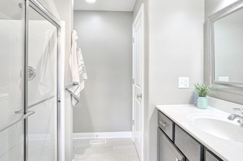 8324 107 Pl, Dyer IN  46373-8657 exterior