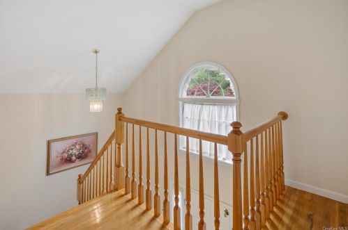 22 Kensington Ave, Thornwood NY  10594-1144 exterior