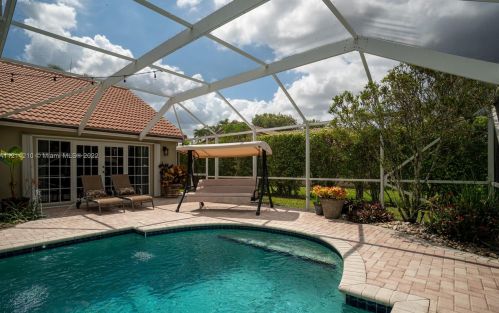 1122 195 Ave, Hollywood FL 33029-3272 exterior