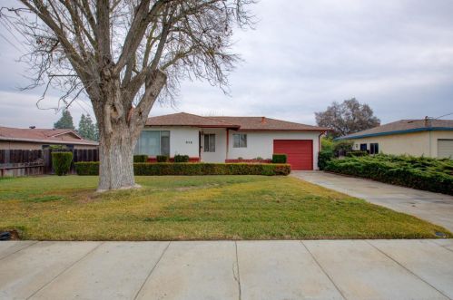 858 R St, Newman, CA 95360-1123