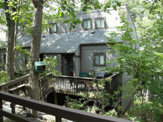 134 Cross Country Ln, Tannersville, PA 18372-7707