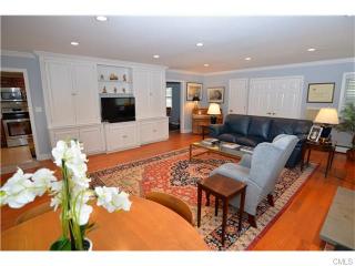 21 Albin Rd, Stamford CT  06902-5413 exterior