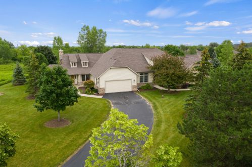 10746 Essex Ct, Thiensville, WI 53092-8533