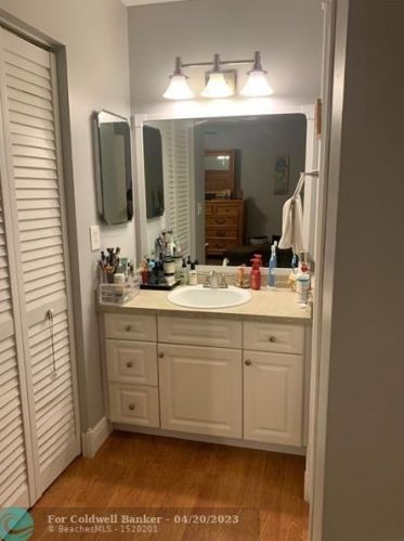 9054 14th Ct, Hollywood FL  33024-4601 exterior