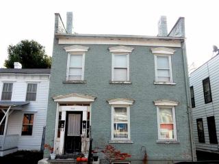 638 4th Ave, Troy, NY 12182-2412