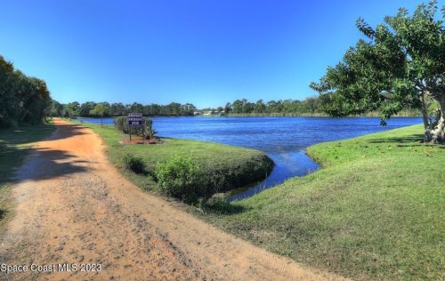 814 Lychee Dr, Sebastian FL  32976-2572 exterior