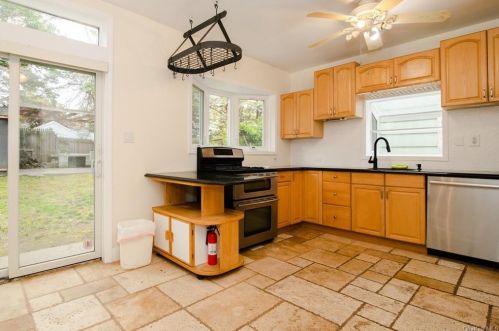 25 State St, New Rochelle NY  10801-1911 exterior