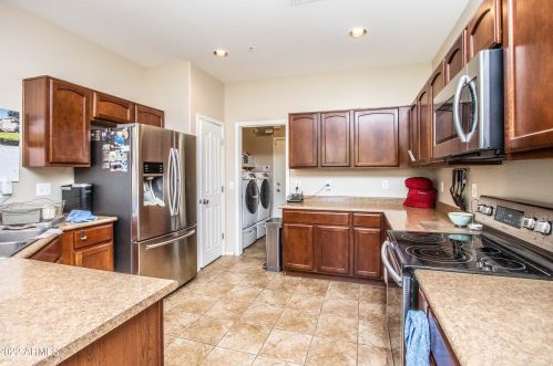 8178 Colcord Canyon Rd, Phoenix, AZ 85043-1135