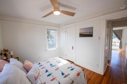 621 Horne St, Oceanside CA  92054-2418 exterior