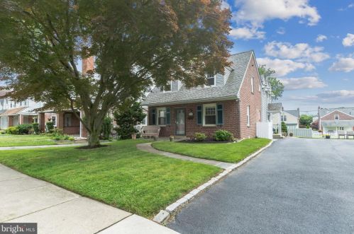 318 Spring Ave, Ardmore, PA 19003-2715