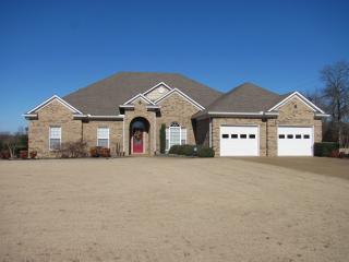 32 Country Lake Cir, Brownsville, TN 38012-3803