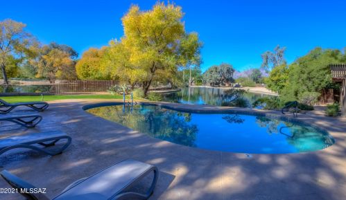 2570 Castle Rock Dr, Tucson AZ exterior