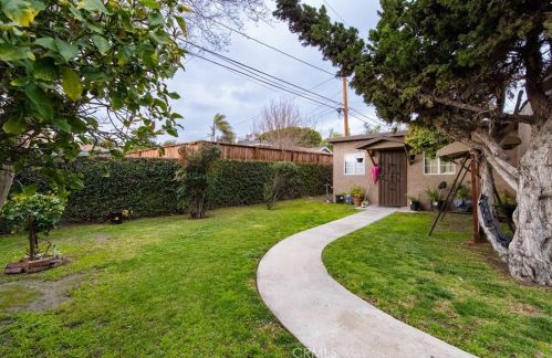 11131 Pine Ave, Lynwood CA  90262-2930 exterior