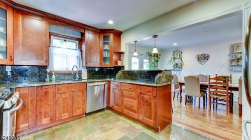 12 Hickory St, Cranford NJ  07016-3045 exterior