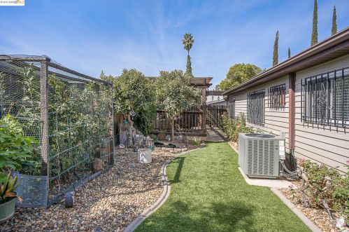 4136 Strathmore Way, North Highlands CA  95660-2853 exterior