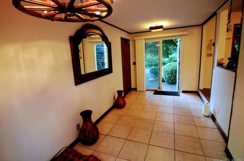 99 Laurel Hill Rd, Brookfield Center CT  06804-1014 exterior