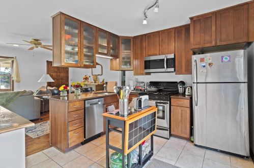 208 Vernon Ave, Thiensville, WI 53092-1702