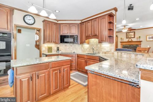 2626 Point Breeze Dr, Wilmington, DE 19810-1116