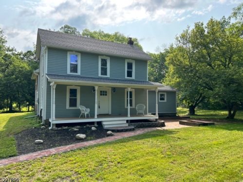 5 Pierson Ln, Oxford NJ  07863-3278 exterior