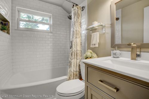 10 Calvin Ct, Old Bridge NJ  08857-2147 exterior