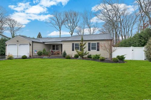6 Miller Ave, Shoreham, NY 11786-1833