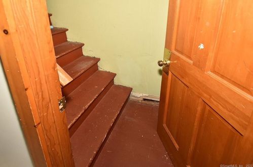 29 Ash St, Norwich CT  06351-1804 exterior