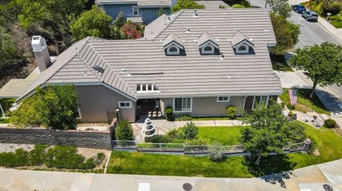24502 Lorikeet Ln, Santa Clarita, CA 91355-3532