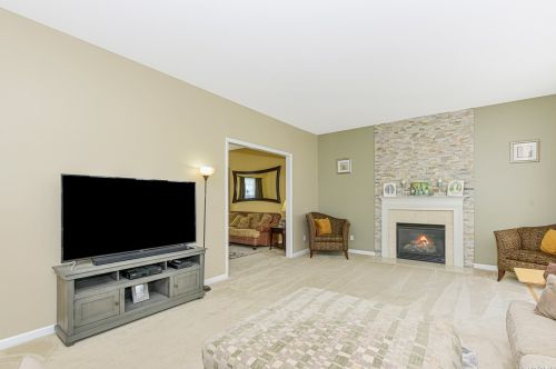 50 Pinehurst Dr, Mount Sinai NY  11766-3421 exterior