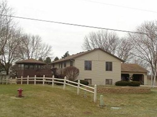 1790 Glynview Trl, Faribault, MN 55021-7061