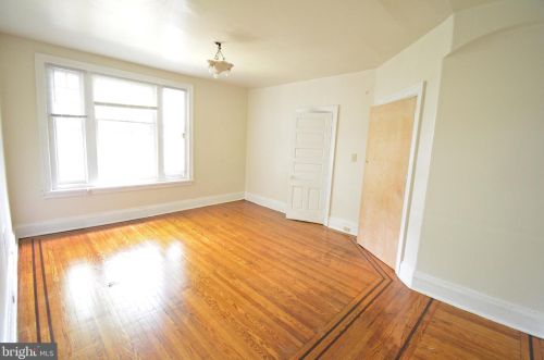 5211 Greene St, Philadelphia, PA 19144-2901