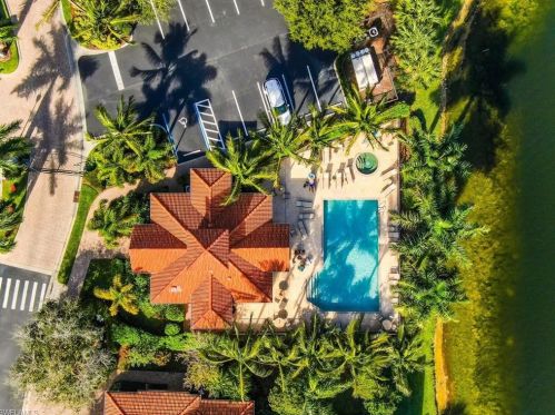 6426 Legacy Cir, Naples FL  34113-7959 exterior