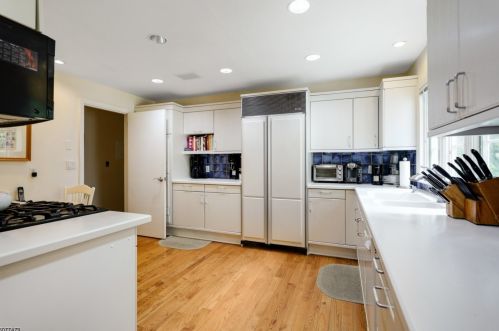 489 Fairmount Ave, Chatham Township NJ  07928-1370 exterior