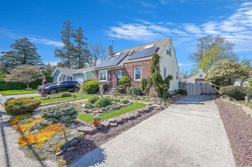 651 Arlington Rd, Babylon, NY 11704-7405
