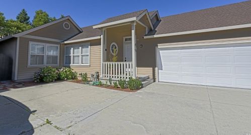 2656 Lathrop Dr, Santa Rosa, CA 95407-7392