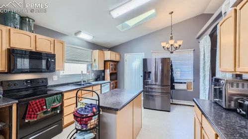 971 Los Charros Dr, Pueblo CO 81007-6168 exterior