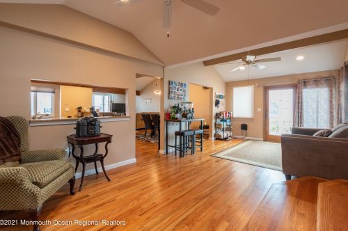 331 Sunset Dr, Pelican Island NJ  08751-2242 exterior