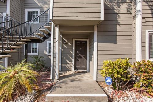 560 Canyon Oaks Dr, Oakland, CA 94605-5907
