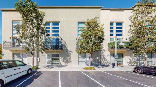 1506 Artesia Sq, Gardena, CA 90248-4722
