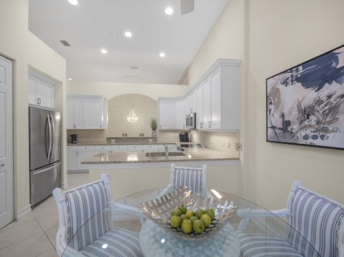 110 Palm Bay Ln, West Palm Beach, FL 33418-5724