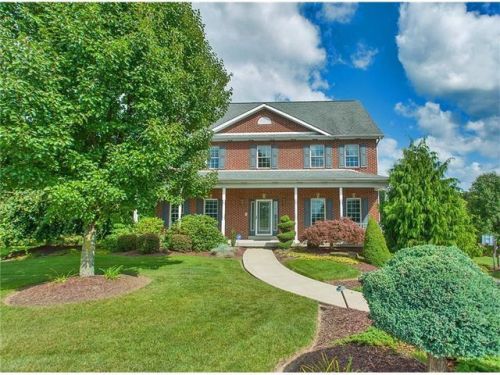 1026 Noble Pine Ct, Trafford, PA 15085-9786