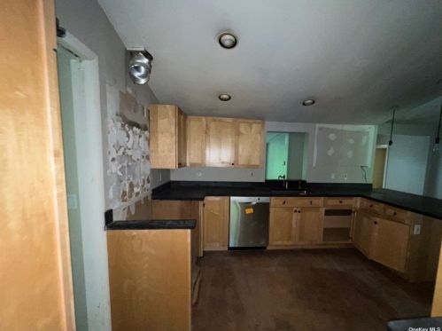 226 Eastwoods Rd, Scotts Corners, NY 10576-2125