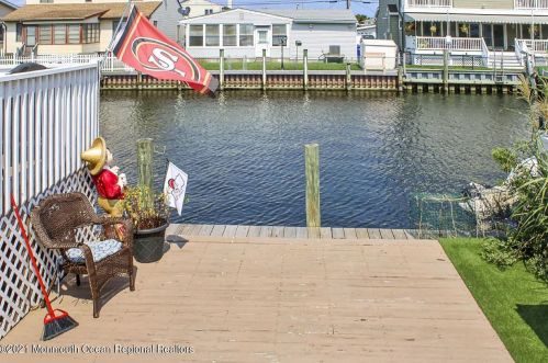 108 Monterey Dr, Bricktown NJ  08723-7009 exterior